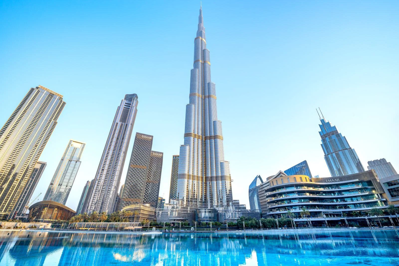 Exploring the Wonders of Burj Khalifa-jpg-Oct-12-2025-09-51-47-1469-AM